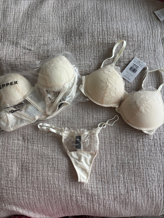 pepper Other - Pepper Embroidery Lingerie Set in Ecru Embroidery